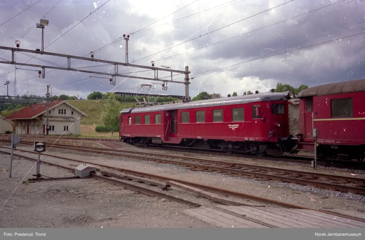 Motorvogn type 68A på Tyristrand stasjon