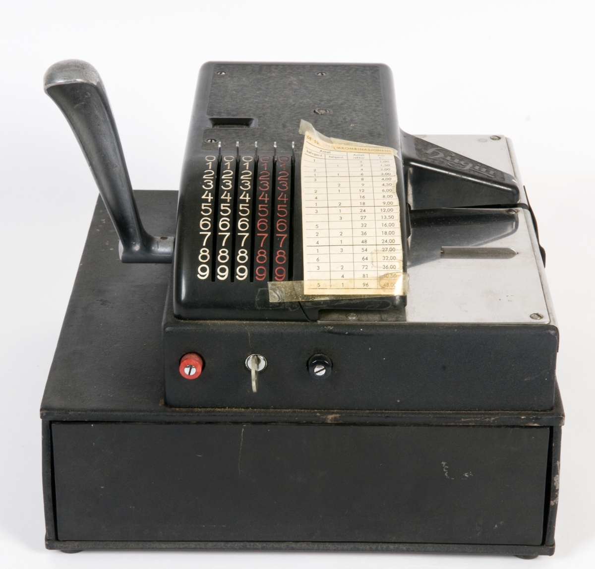 Hugin kassaregister med 19 systemkombinasjoner til bruk for tipping.