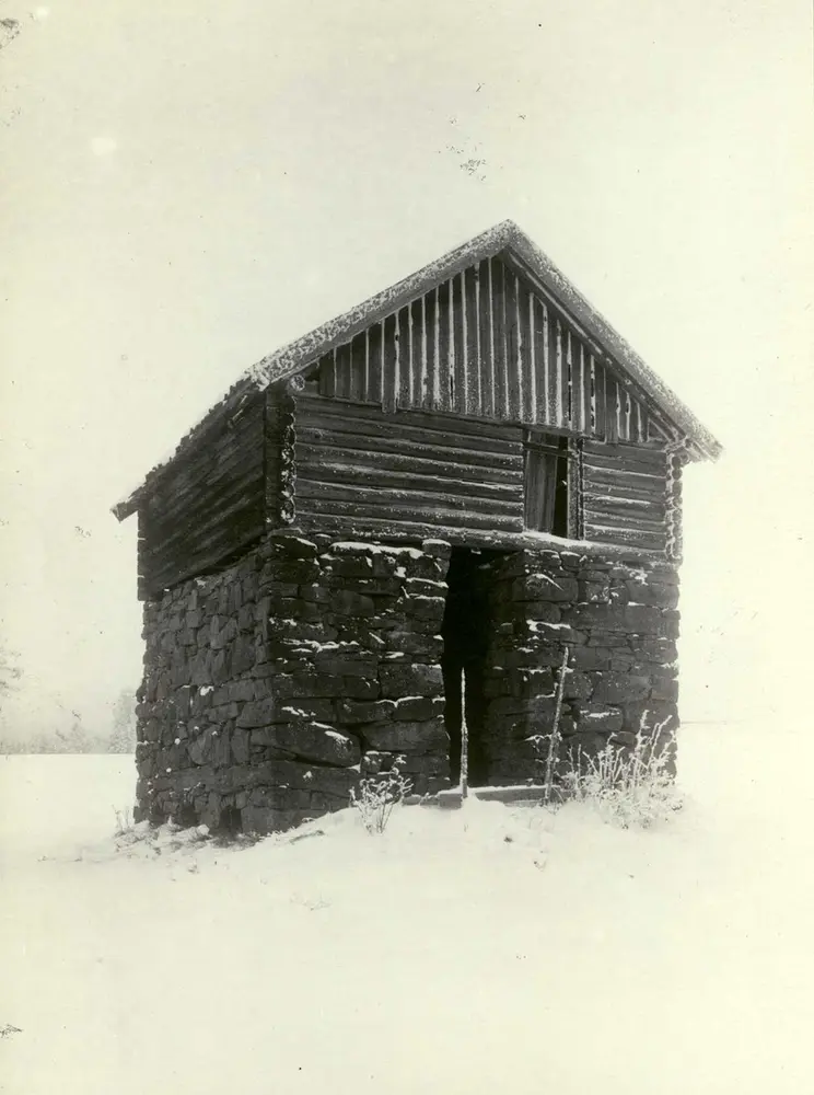 Nedre Spikset, Sør-Odal, Hedmark 1926. Teglovn i snø.

