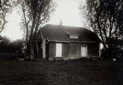 Stalsberg, Skedsmo, Akershus. Lite hus med to inngangsdører 