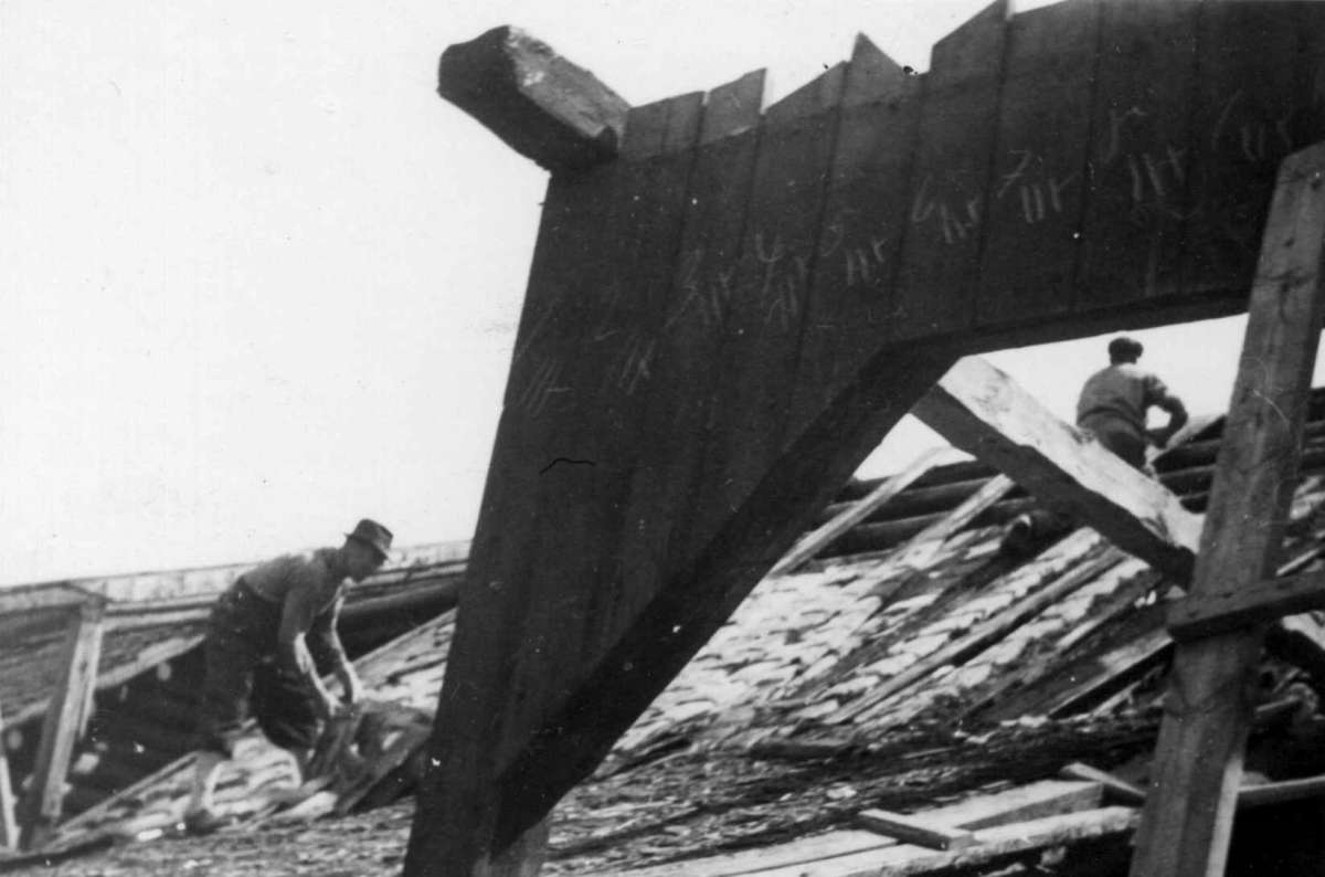 Garsvik, Aurskog-Høland, Akershus 1946. Låve. Nå på Norsk Folkemuseum.