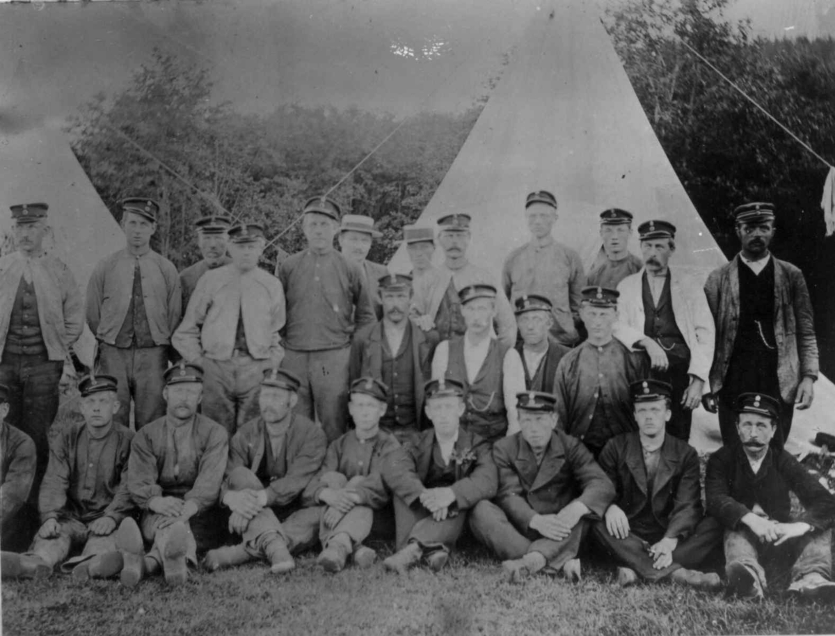 Telegrafarbeidere, Arendal, Aust-Agder, ca. 1899.