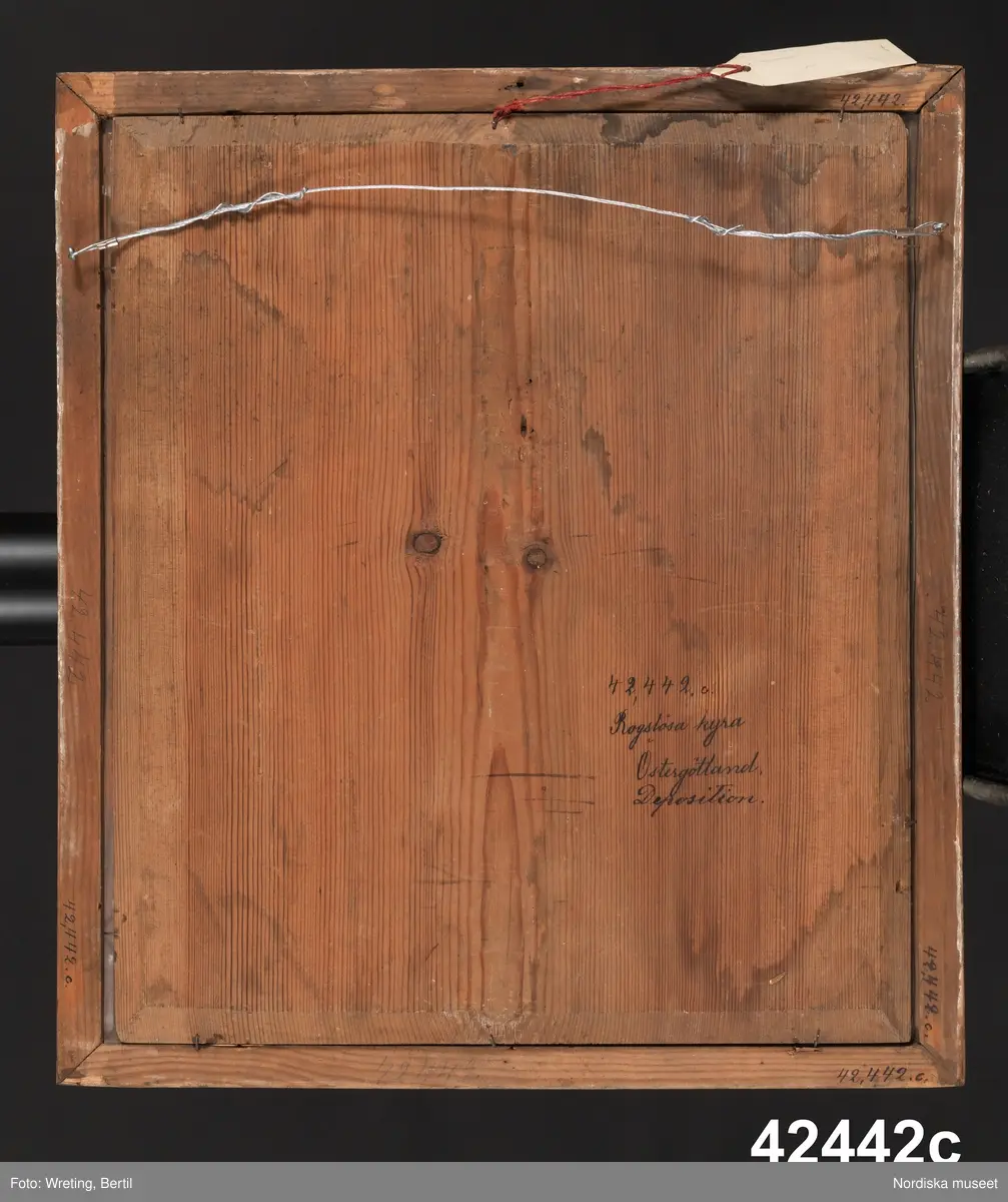 Huvudliggaren:
"Tal fr. Rogslösa kyrka, Dals hd, Östergötland.
a. Två tal af Gustaf III. Båda tryckta i Stockholm, det ena 1771, det andra 1772. Inom ramar.
b. Tal af Karl XIII. Från 1810. Inom ram.
Dep. af Rogslösa församling, Österg. gm prosten kyrkoh. P. Lundborg, Rogslösa 22/10 1881."