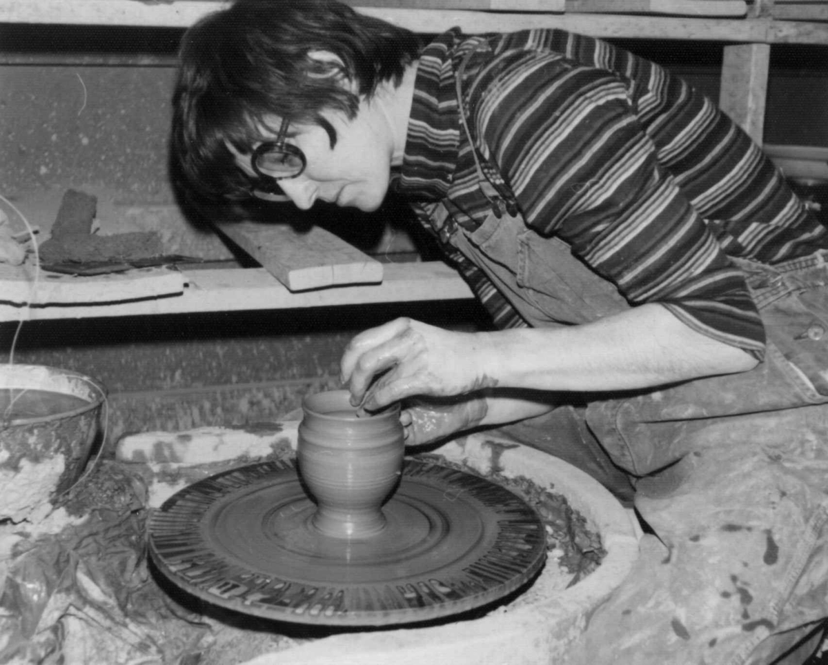 Keramiker Randi Duborgh, desember 1974.