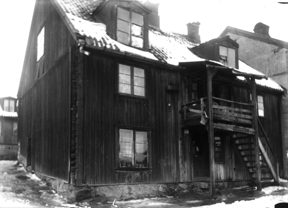 Bolighus, trebygning, muligens Rodeløkka, Oslo.
Fra boliginspektør Nanna Brochs boligundersøkelser i Oslo 1920-årene.