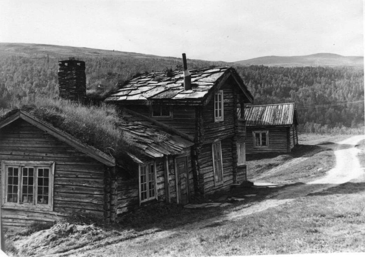 Bretningen gård, Sollia, Stor-Elvdal, Hedmark. Gamelt hus i tømmer.