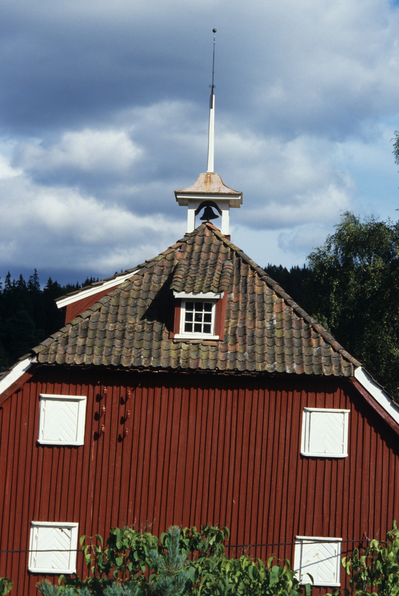 Berby herregård, Idd, Halden. Stabburet fra 1792. Illustrasjonsbilde fra Bonytt 1987.