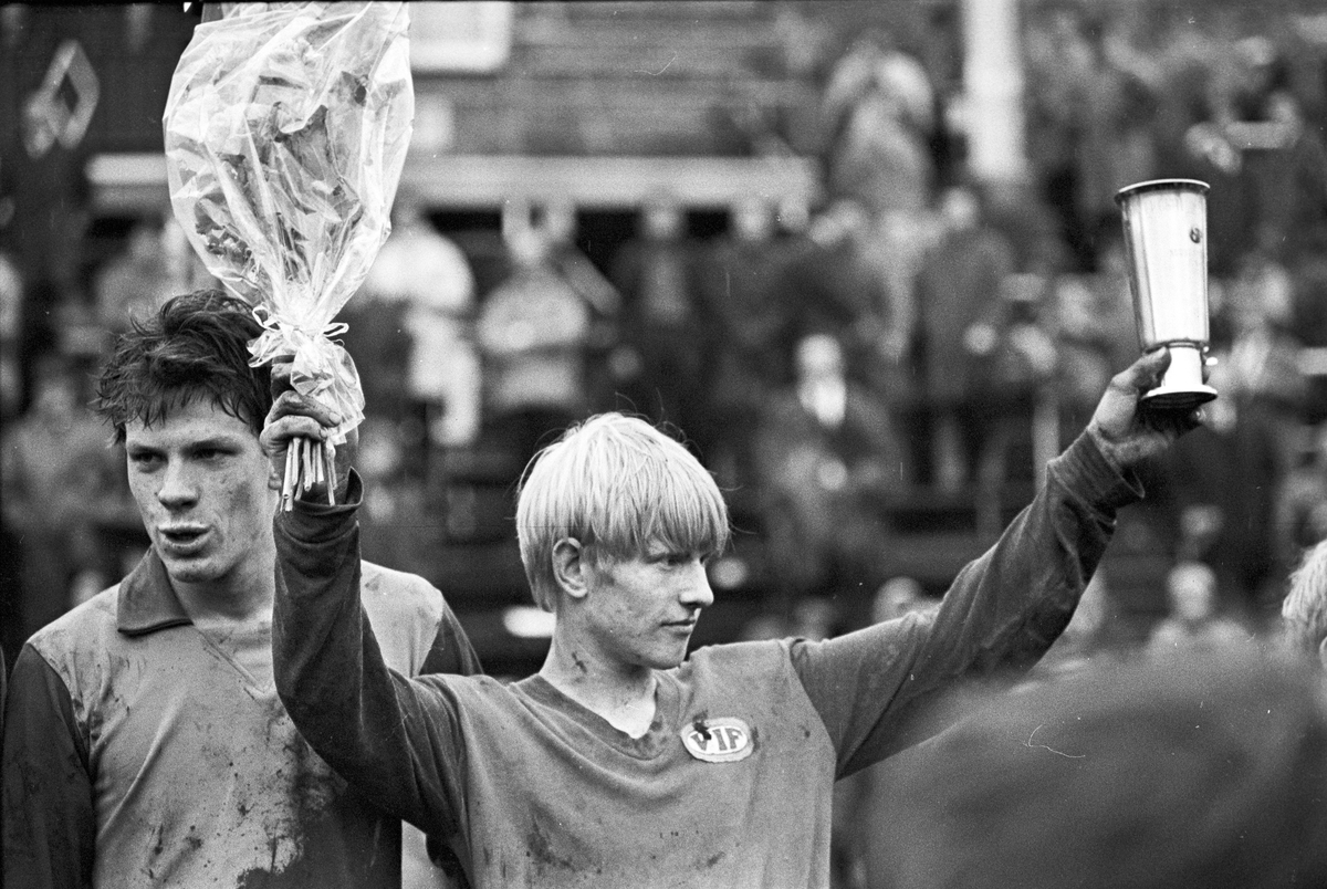 Serie. Fotball final jr.cup 1967, mellom Vålerenga og Manglerud. Fotografert 1967.