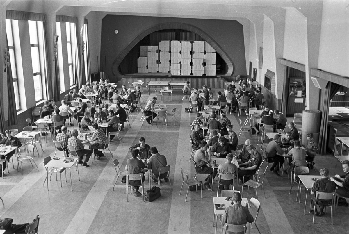 Serie. Produksjon av kjøleskap hos KPS i Sarpsborg. Fotografert 8. april 1967.