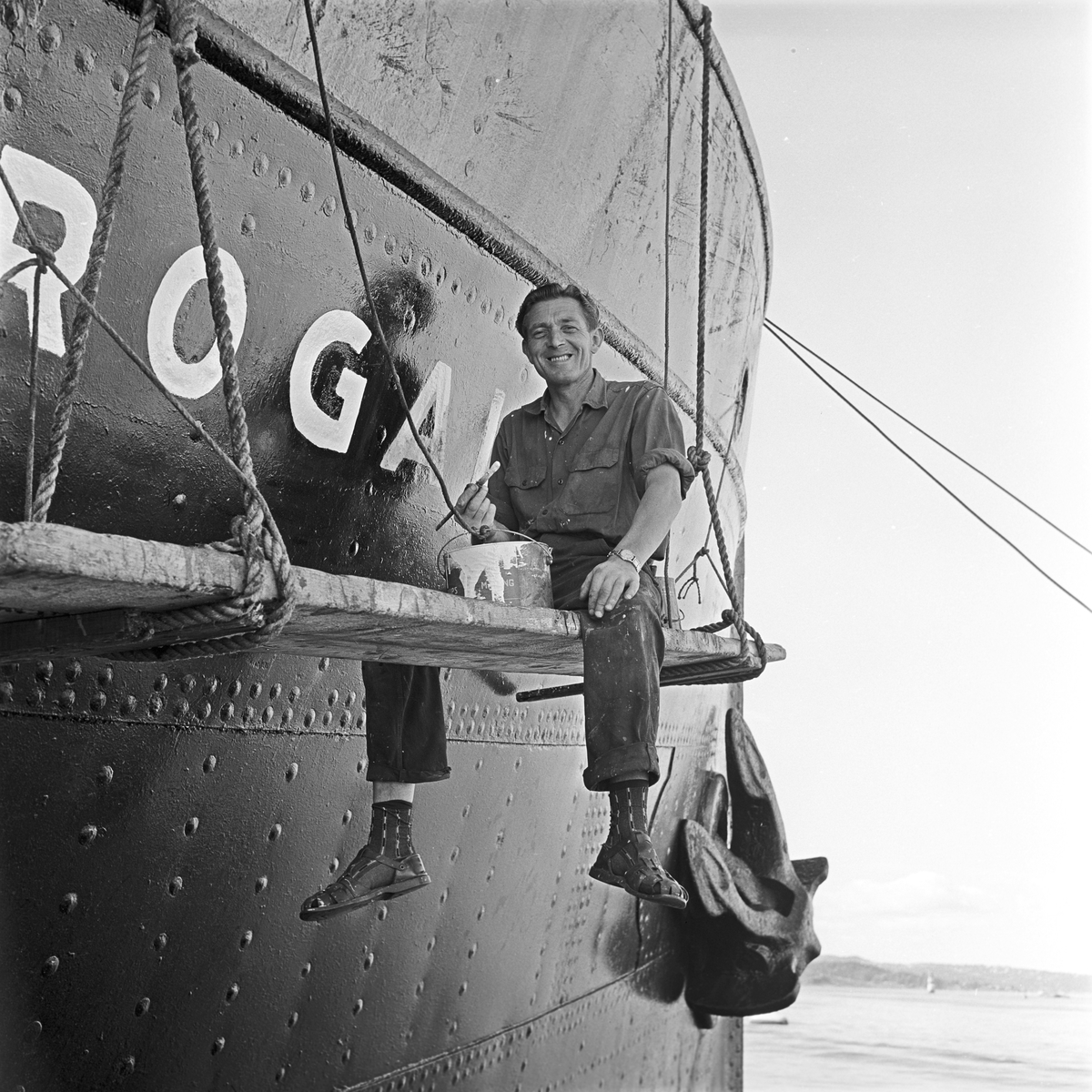 Serie. M/S "Rogaland" av Stavanger ligger til kai ved Akershus festning. Fotografert 26. juli 1961.