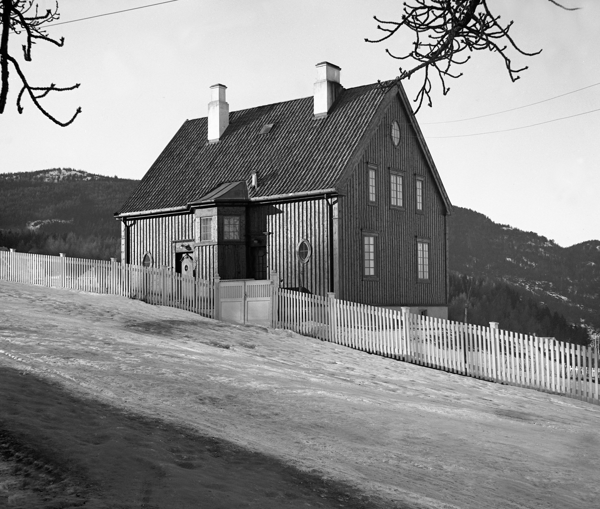 Huset til Dr. Lykke, antagelig i Trondheim. Fotografert 1922.