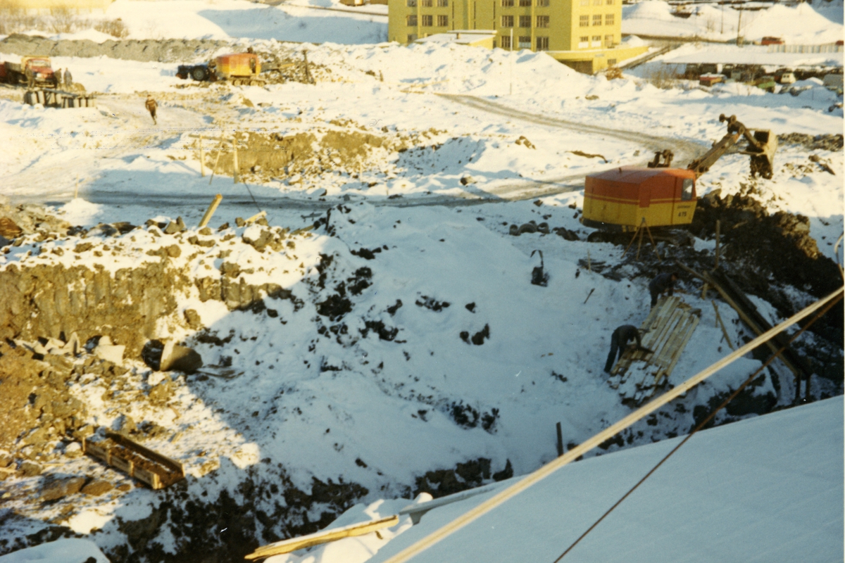 Byggeplass.
Konstruksjon av Tiedemanns Tobaksfabrik på Hovin i 1967.