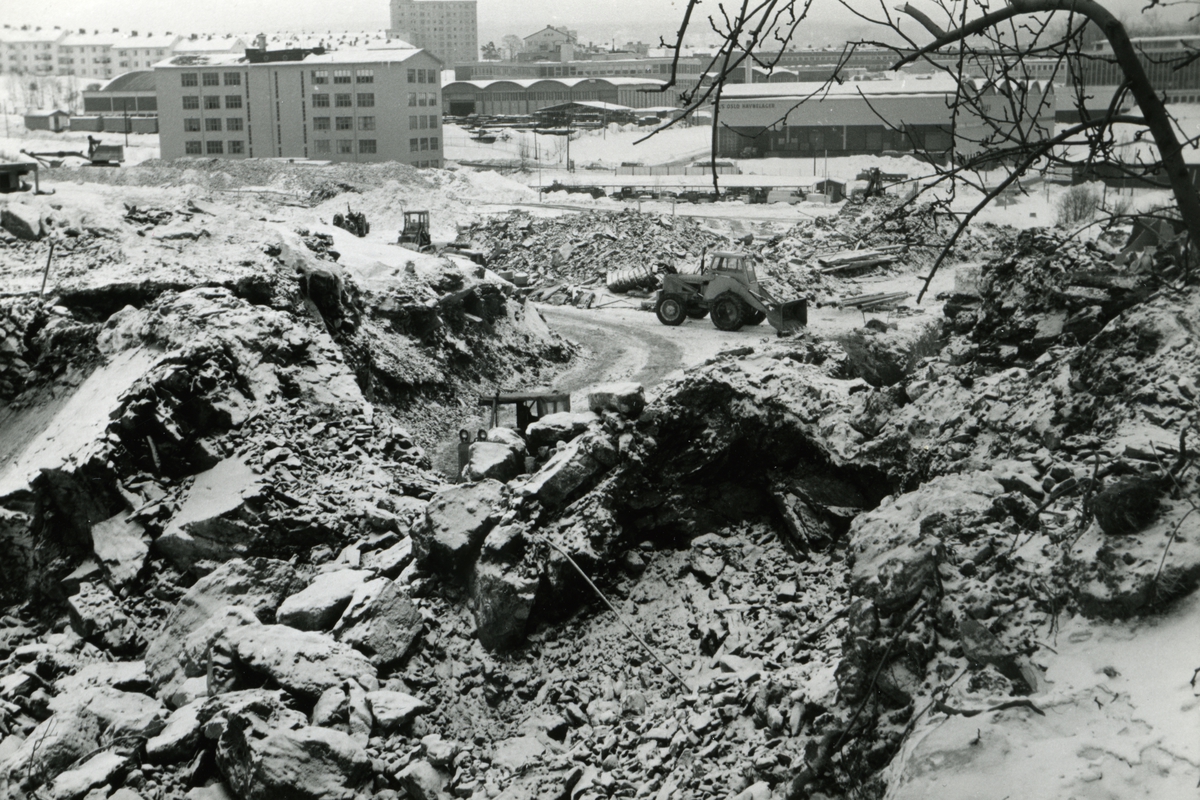 Byggeplass.
Konstruksjon av Tiedemanns Tobaksfabrik på Hovin i 1967.