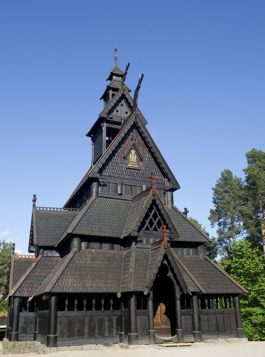 Gol stavkirke på Norsk Folkemuseum etter istandsettelsen som foregikk vinteren/våren 2012. Fotografert 20. juni 2012.