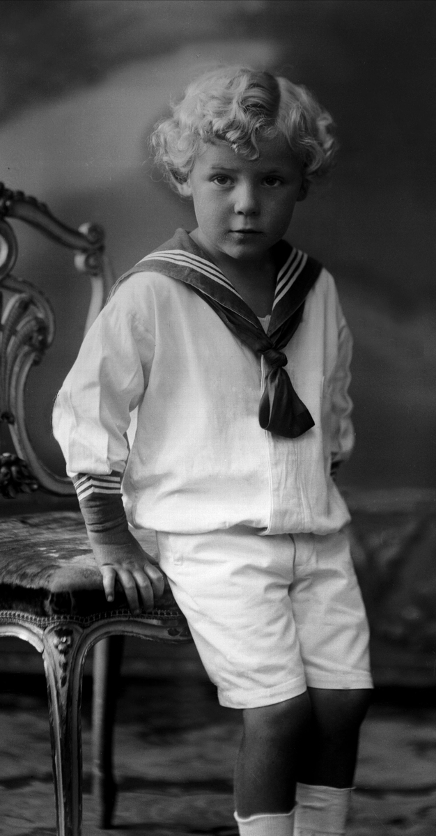 Anders Beer Wilse (født 12. juni 1865 i Flekkefjord, død 21. februar 1949 i Oslo) var en norsk fotograf. Han er kjent for sin dokumentasjon av Norge, men var også portrettfotograf.