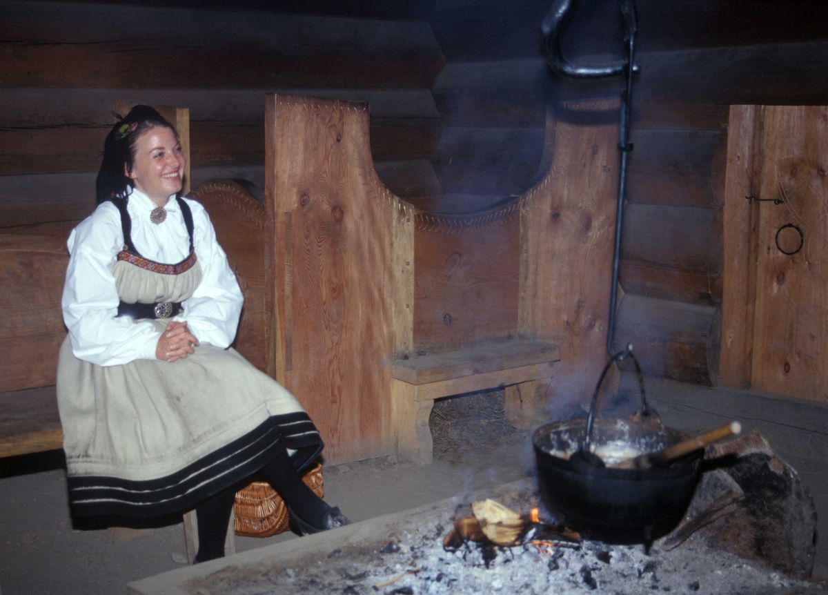 Interiør Sagastua, museumsvert i hverdags stakk.