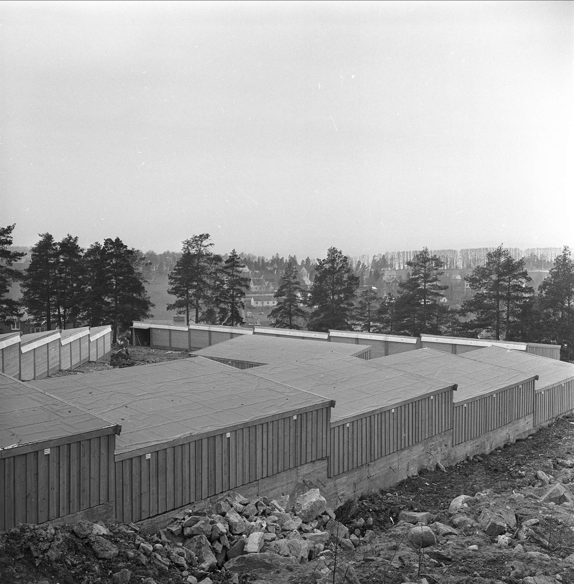 Garasjer i boligområde, Oslo mai 1963.