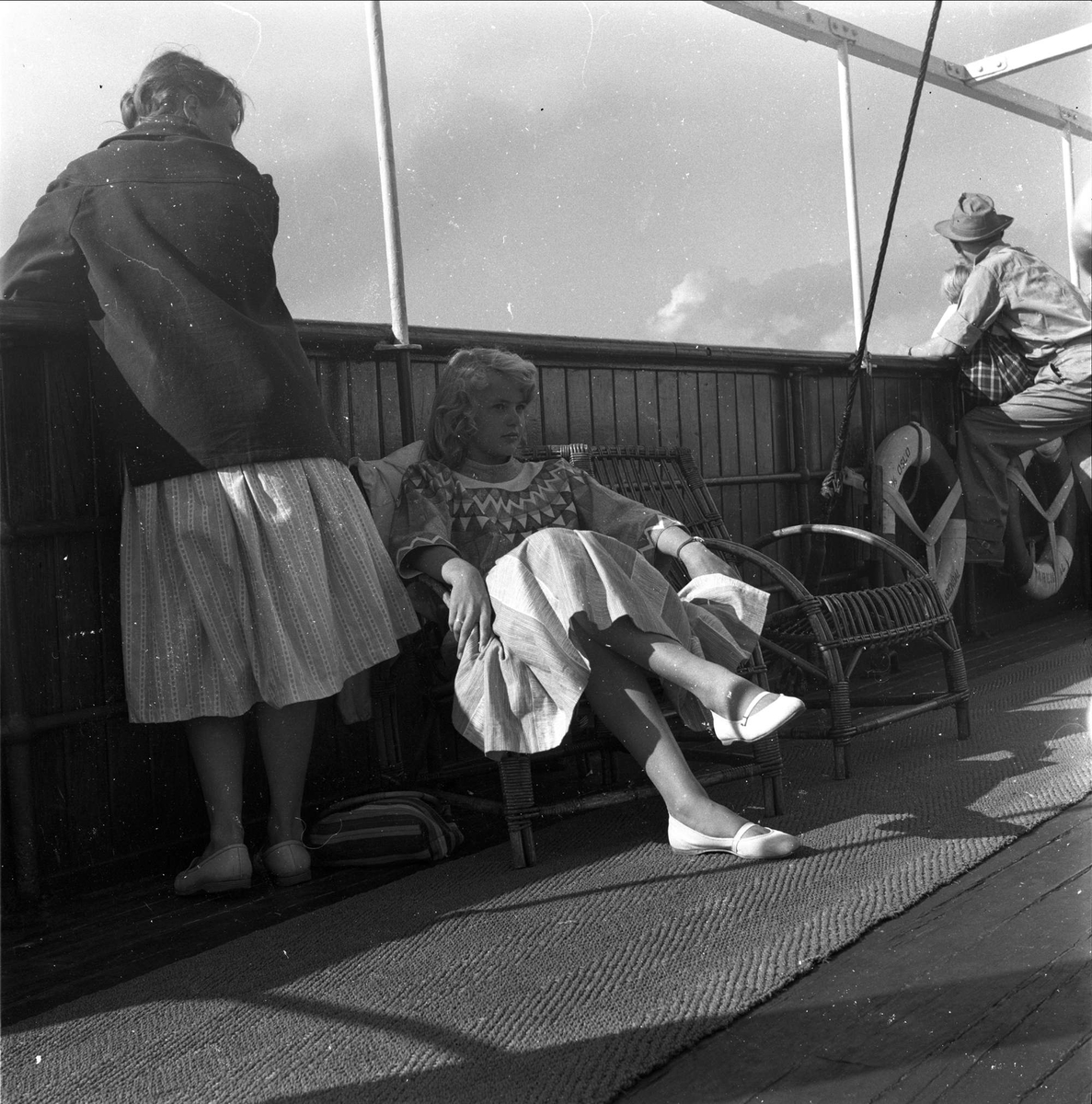 Flåtebesøk, passasjerer på dekk,  Telemark, 06.07.1958