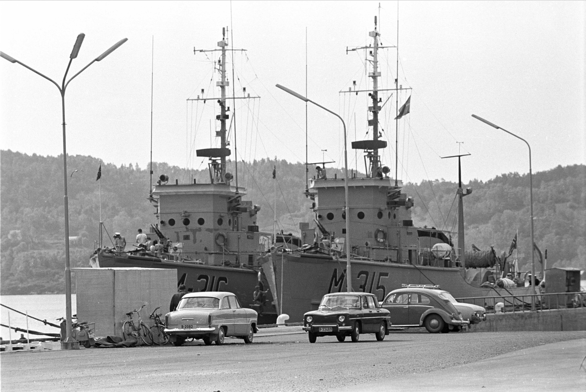 Håkonsvern, Bergen, 05.06.1963. Båter og biler. 