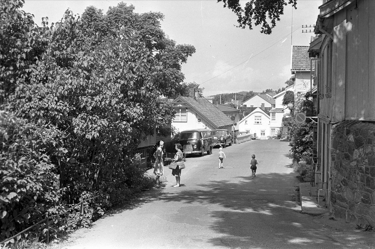 Hyttereportasje fra Drøbak, Frogn, juli 1966. Gatebilde.