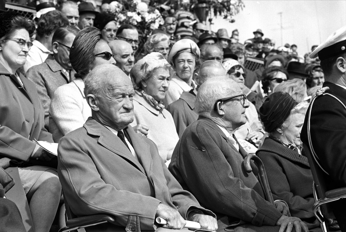 8.mai feiring 1965, 20-års jubileum.
Fra Oslo, 08.05.1965. Tilskuere på Bislett stadion.