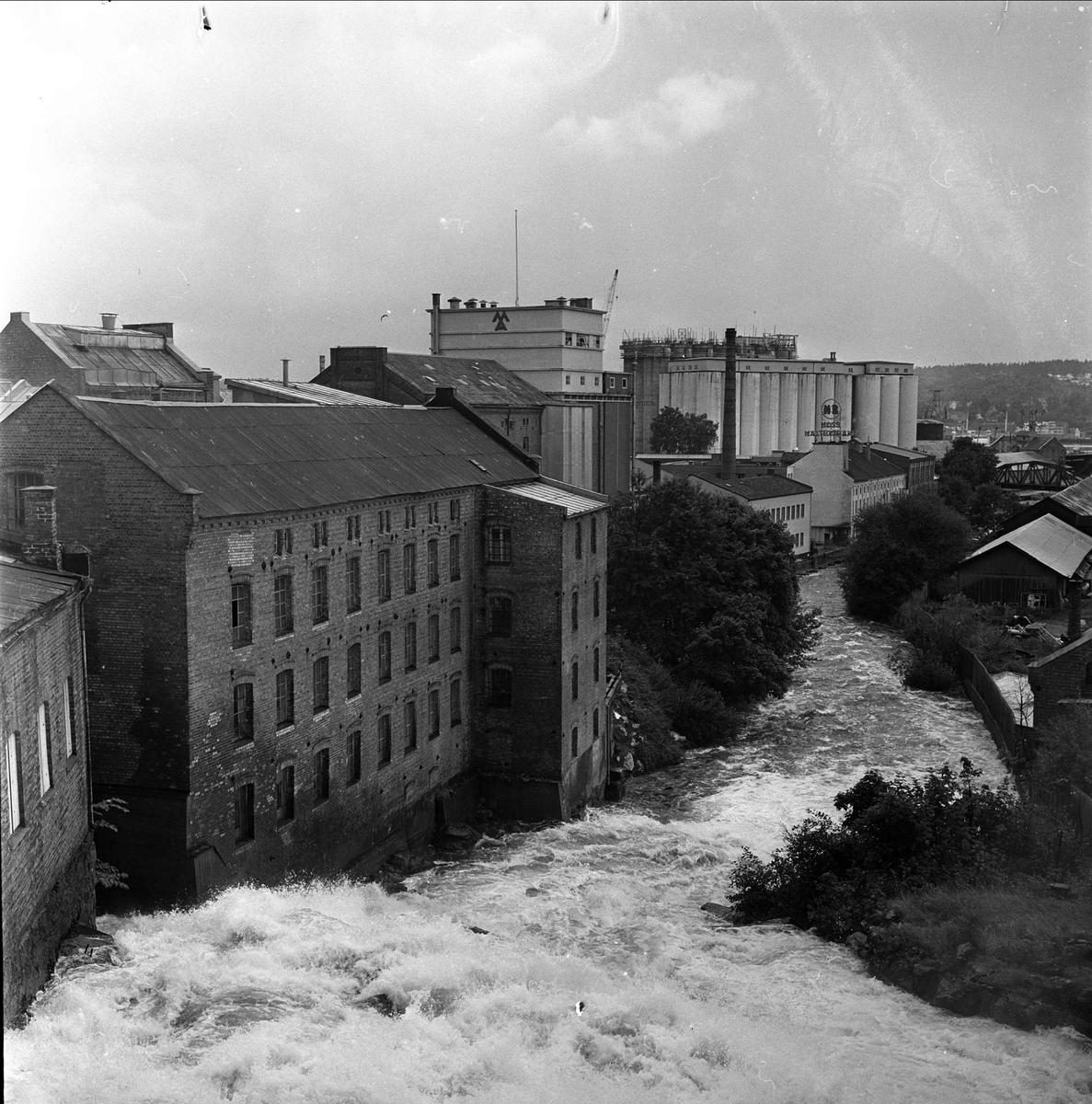 Moss, Østfold, 30.08.1963. Bebyggelse, flom. Møllebyen.