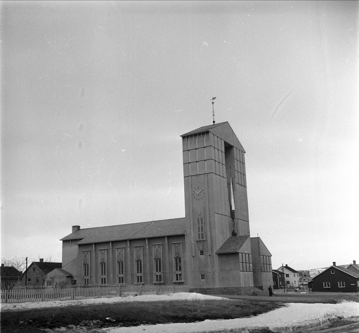 Vadsø Kirke, Finnmark, april 1963. Kirke