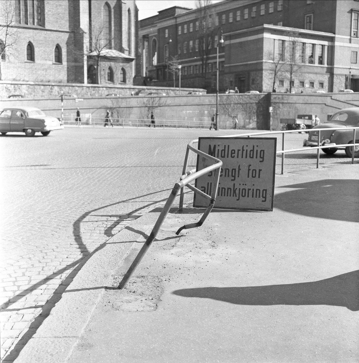 Arne Garborgs plass, Oslo, juni 1959. Bybilder. Bygate, kike og bibliotek.