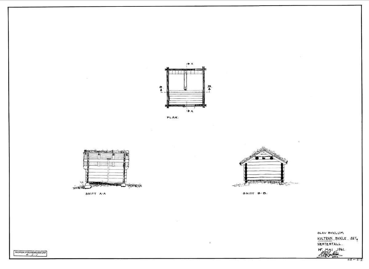 STALL FRA KULTRAN I BYKLE, CA. 1800 
Overført til museet 1941, gjenoppført 1941 

Mellom de to spiltauene i stallen er det satt inn en vasstro som skille. Noen steder stod hesten i fjøset, men oftest hadde den, som her, en liten stall for seg selv.

(Tekst hentet fra By og bygd 43, 2010)
