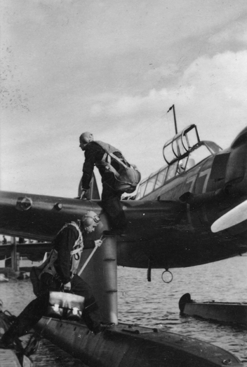 Grundläggande flygslagsutbildning, GFSU. Flygelever i förberedelse för flygtjänst med flygplan S 17 och S 12 på F 2 Roslagens flygflottilj, 1943.