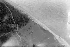 Flygfotografi av stridsvagnar i terräng på Gotland, 1944.