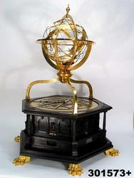 Armillarsfär med astronomiskt ur