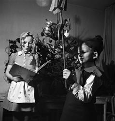 Julgransplundring för Vi.