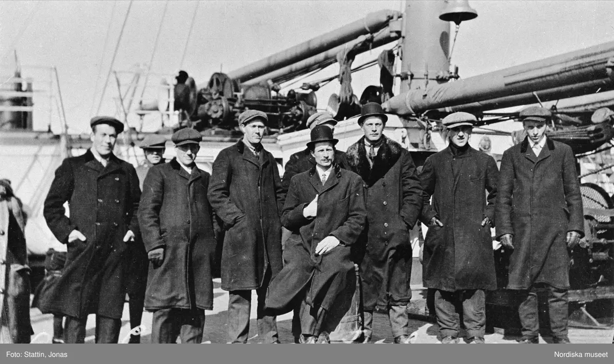 Emigration. Emigranter från Häggvik på amerikabåten. 