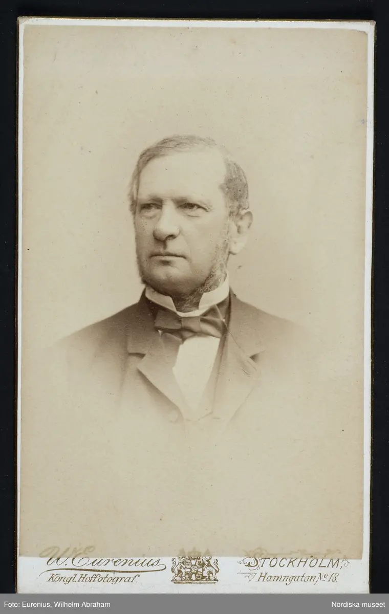 Porträtt av man, fondmäklare Jacob Dahl gift med Ida Dahl.
Visitkort ur Anna Mobergs familjealbum.
