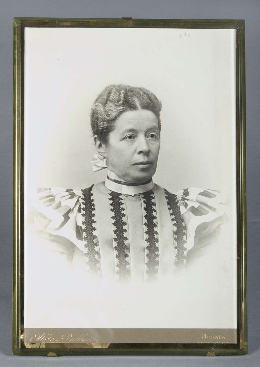 Margaret Bråkenhielm, född Kinnear Jobson i Skottland. Gift med landshövdingen i Uppsala län åren 1895 - 1907, Per Johan Bråkenhielm.
