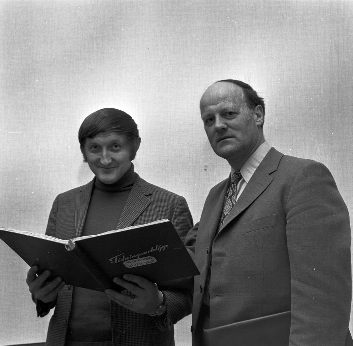 Författarna till boken om Tierp, Tierp, Uppland oktober 1972