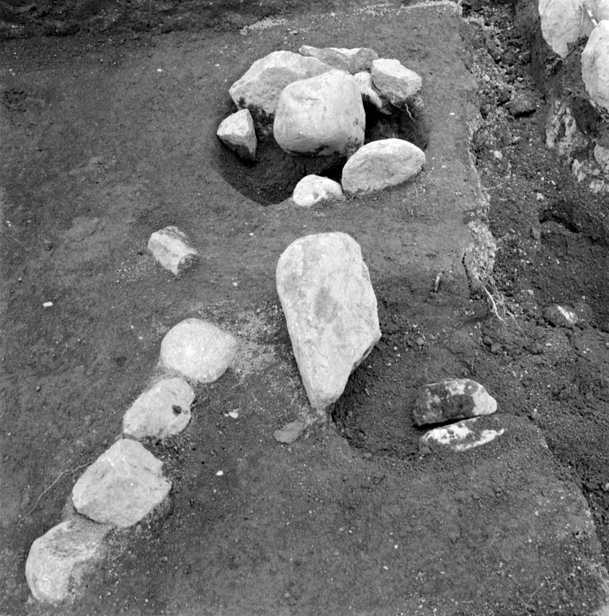 Prästgården, anläggning 14 stolphål - Arkeologi Gamla Uppsala 1973