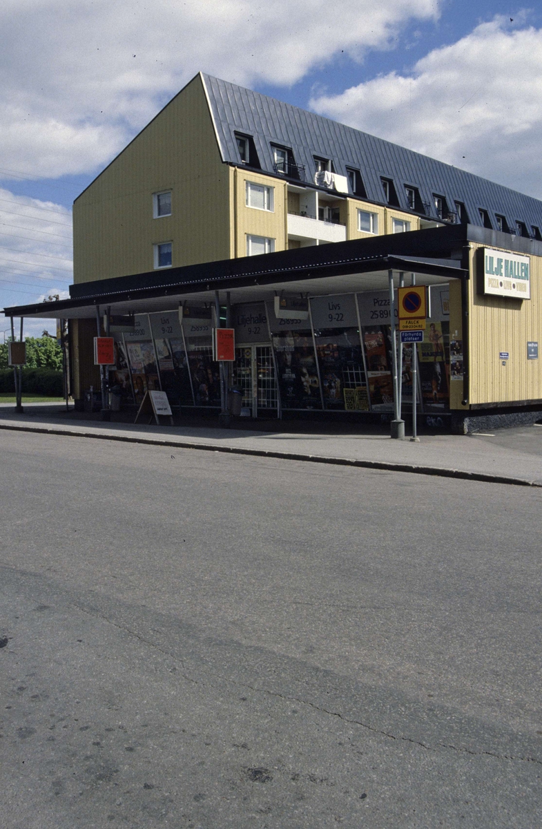 Livsmedelsaffär på Gröna gatan 29, kvarteret Arkitekten, Sala backe, Uppsala 2001