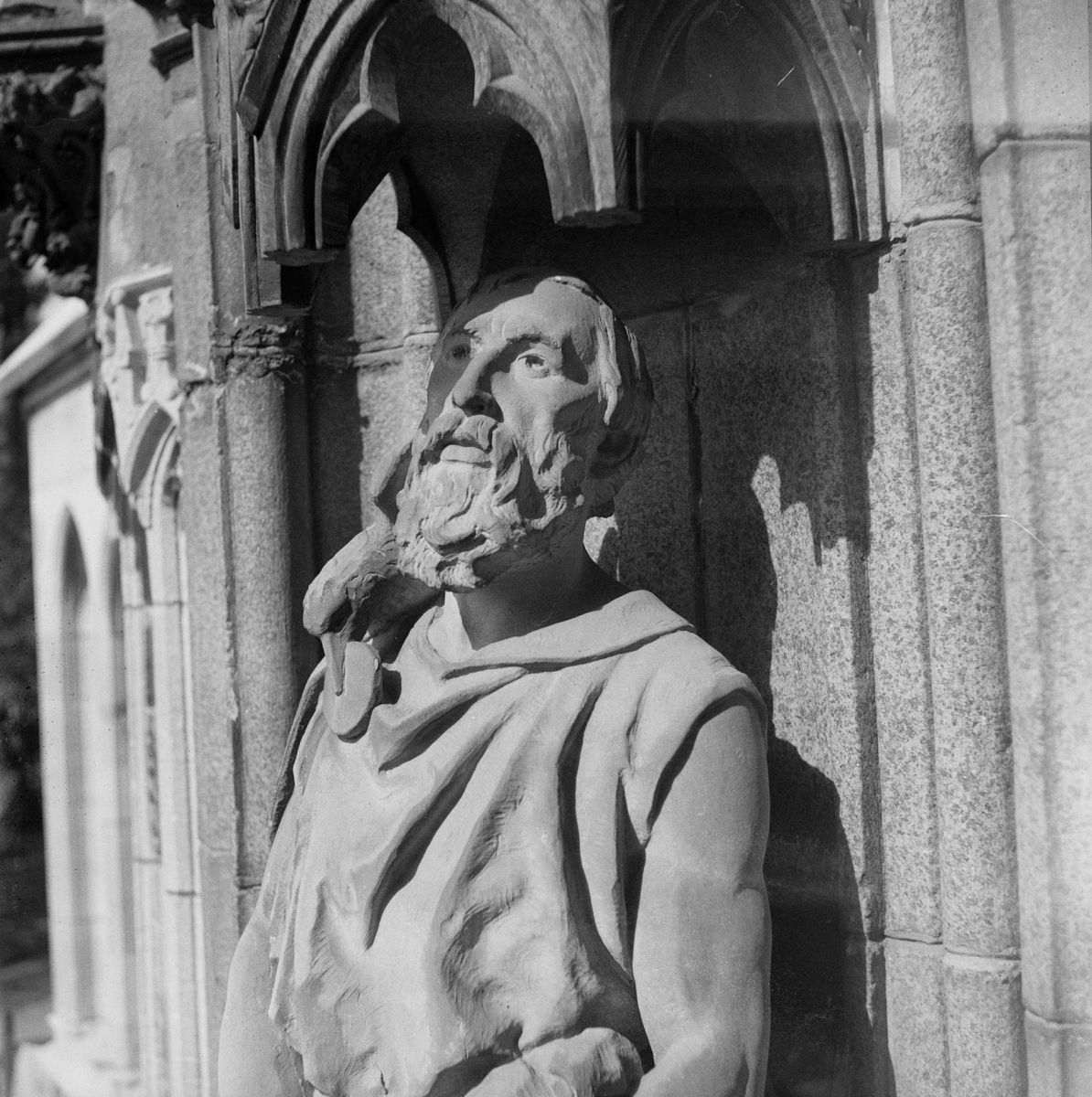 Detalj av skulptur på Uppsala domkyrka