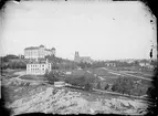 Vy över Akademiska sjukhuset, Uppsala slott och Uppsala domkyrka
