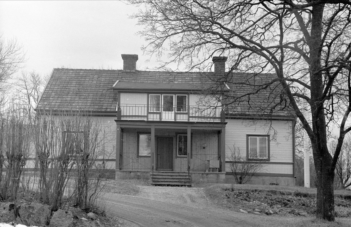 Mangårdsbyggnad, Östa 1:2, Ärentuna socken, Uppland 1977