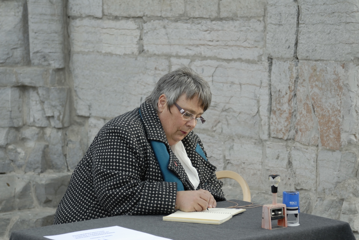 Europeisk pilegrimsstafett til Santiago de Compostela 2010 - veksling på Domkirkeodden 12. mars