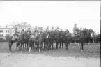 Kavalleriinspektören generalmajor Reinhold von Rosens avsked av regementet sept. 1930. På bilden musikkåren vid korumet söder kasern.