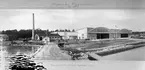 Exteriör av hangar och värmeverk på F 2 Roslagens flygflottilj, 1935. Panorama av två sammansatta fotografier.