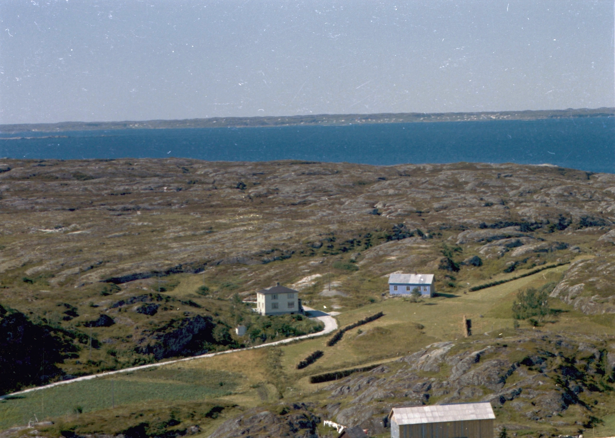 Jektvika med Frøyfjorden i bakgrunnen
