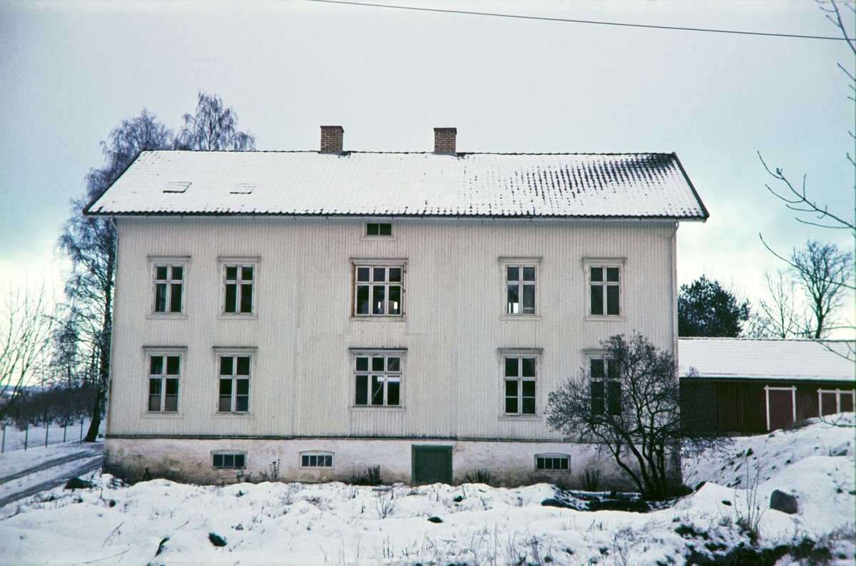Kirkenær skole, Furnes. Den gamle skolebygningen fra 1866. 