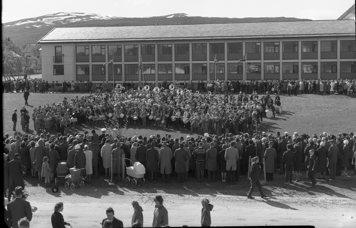 Sortland Musikkforening, guttemusikkstevne på rådhusplenen på Sortland 1964