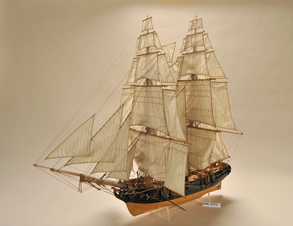 'Lougen' var konstruert av fabrikkmester Stibolt, bygd i København 1805,  overgikk til den norske marine 1816. Solgt til Fredrikstad og ombygget til bark 1825, solgt til Kristiania 1829. Kondemnert  Cuxhaven  1882 og opphugget.