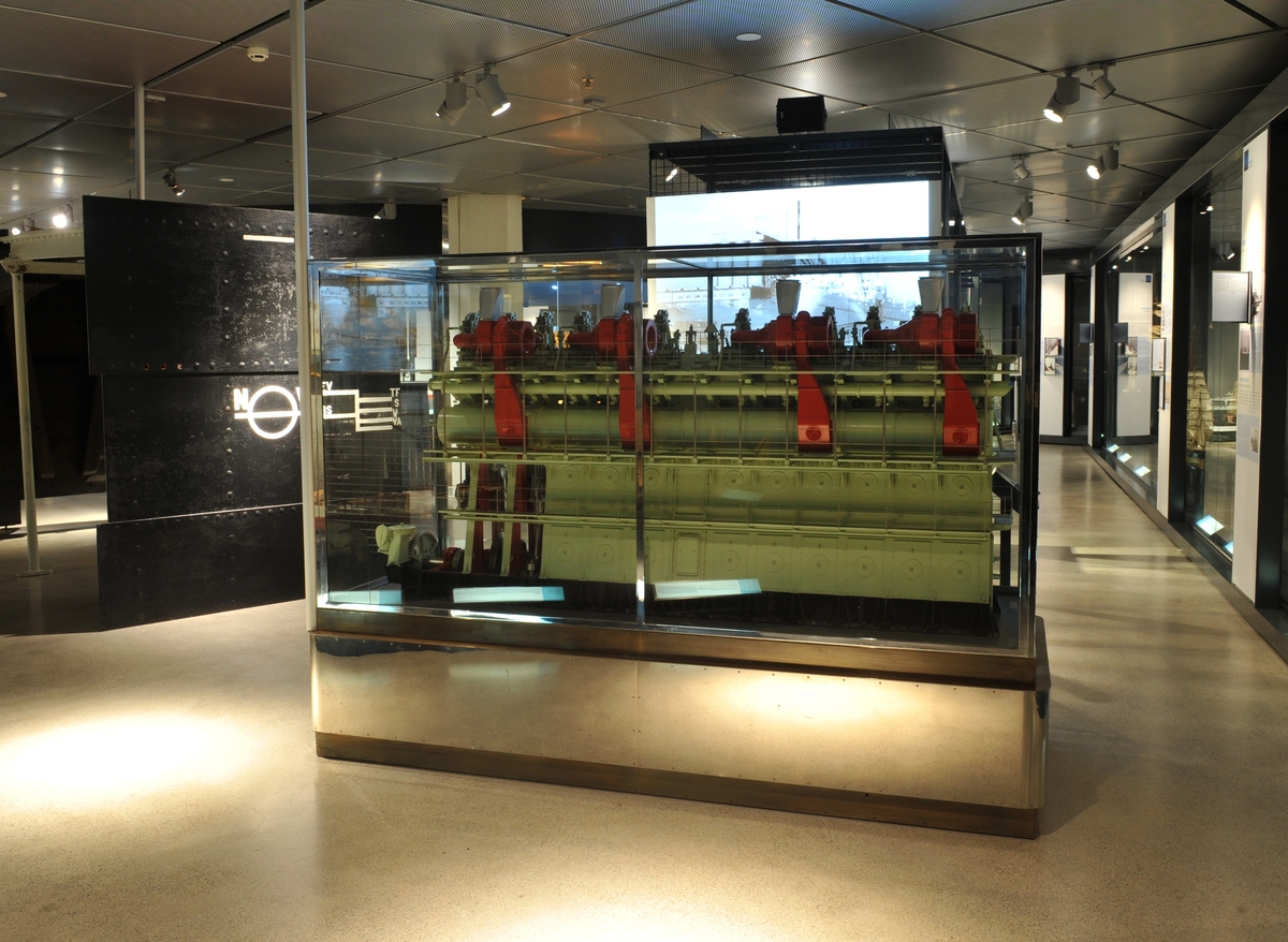 Modell av motor -Norsk Maritimt Museum / DigitaltMuseum